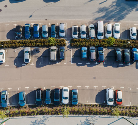 Uthyrning av parkeringsplatser i bostadsprojekt – momspliktigt eller ej?